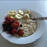 Picture Of Porridge With Fruits